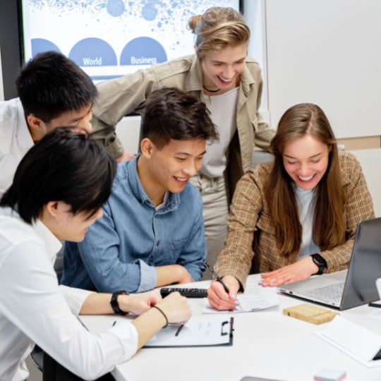 people-with-digital-skills people-with-digital-skills